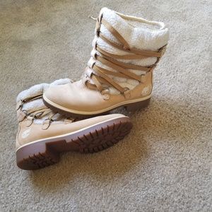 Timberland Shoes - Timberland Boots - Size 7 Woman Timberland Shoes - Timberland Boots - Size 7 Woman
